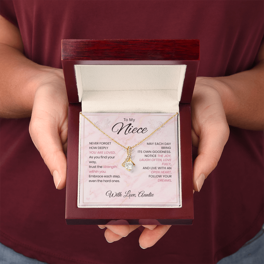 To My Niece Necklace - Follow Your Dreams